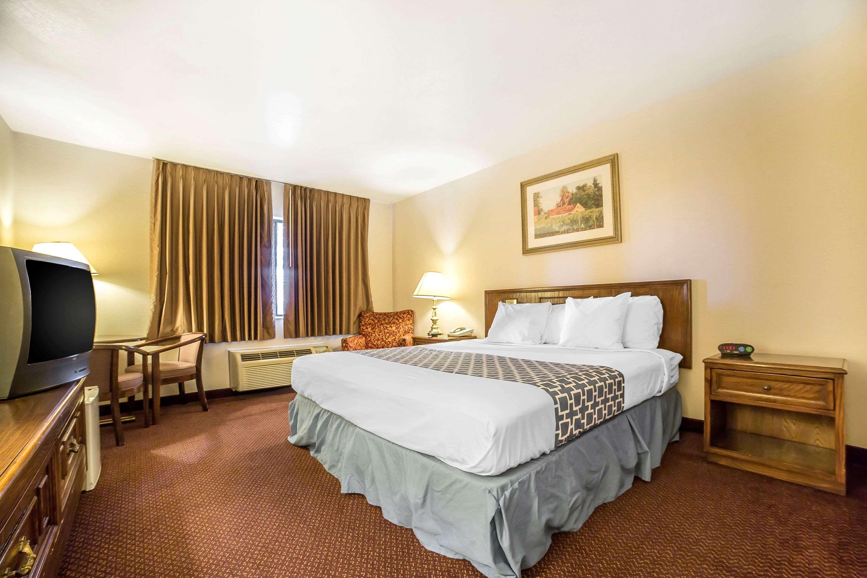 Econo Lodge Inn & Suites Sandy Esterno foto