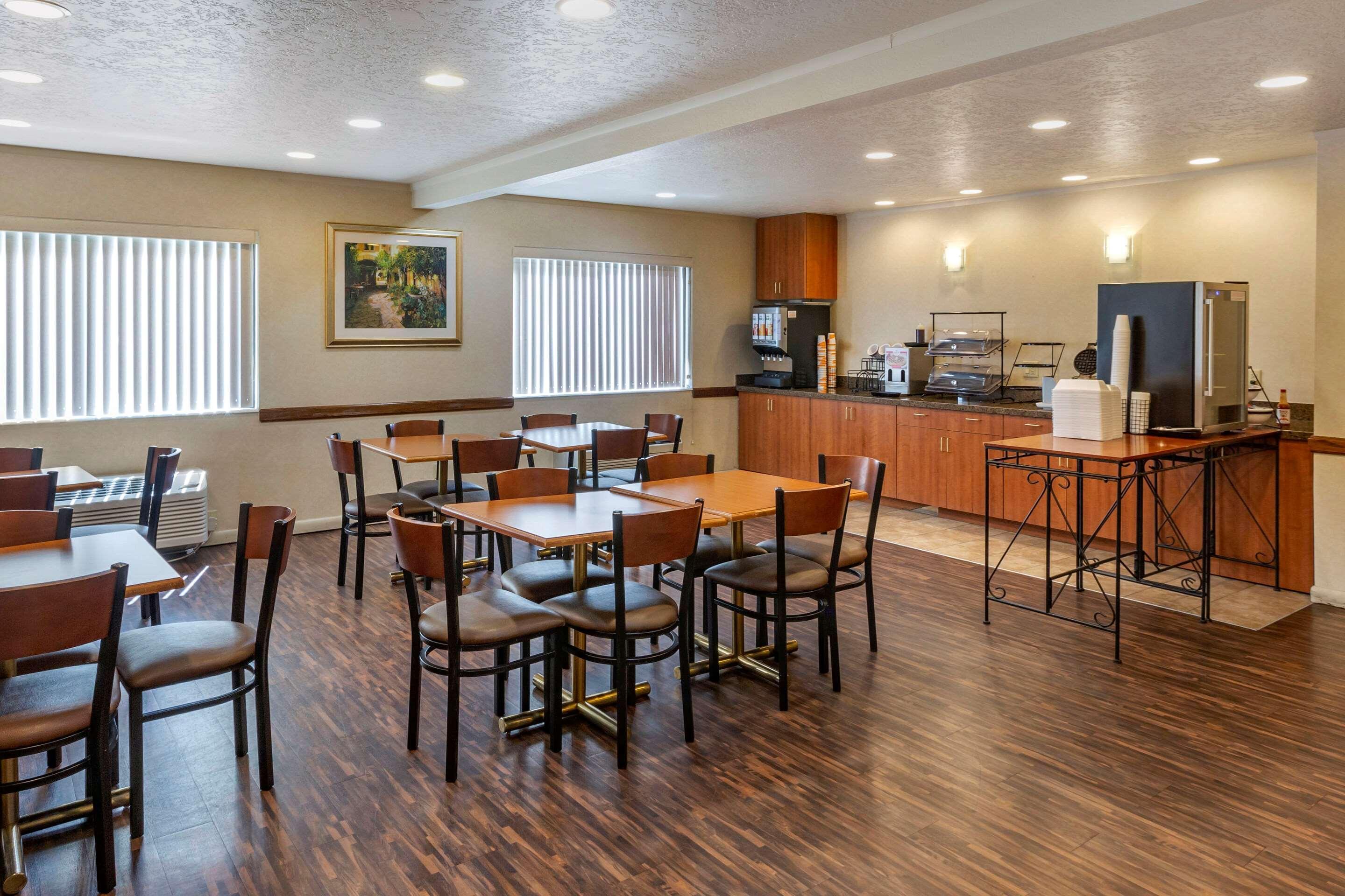Econo Lodge Inn & Suites Sandy Esterno foto