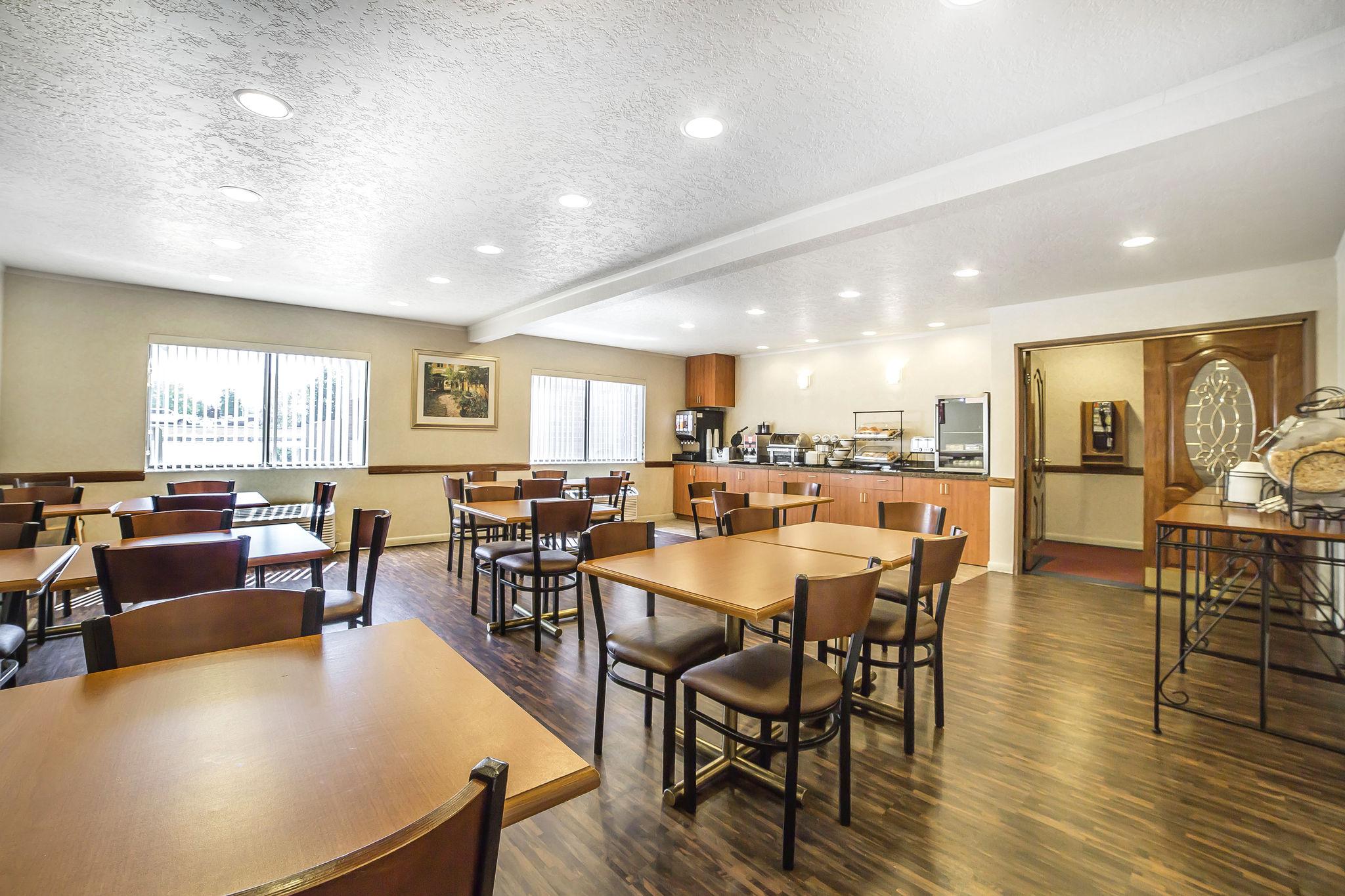 Econo Lodge Inn & Suites Sandy Esterno foto