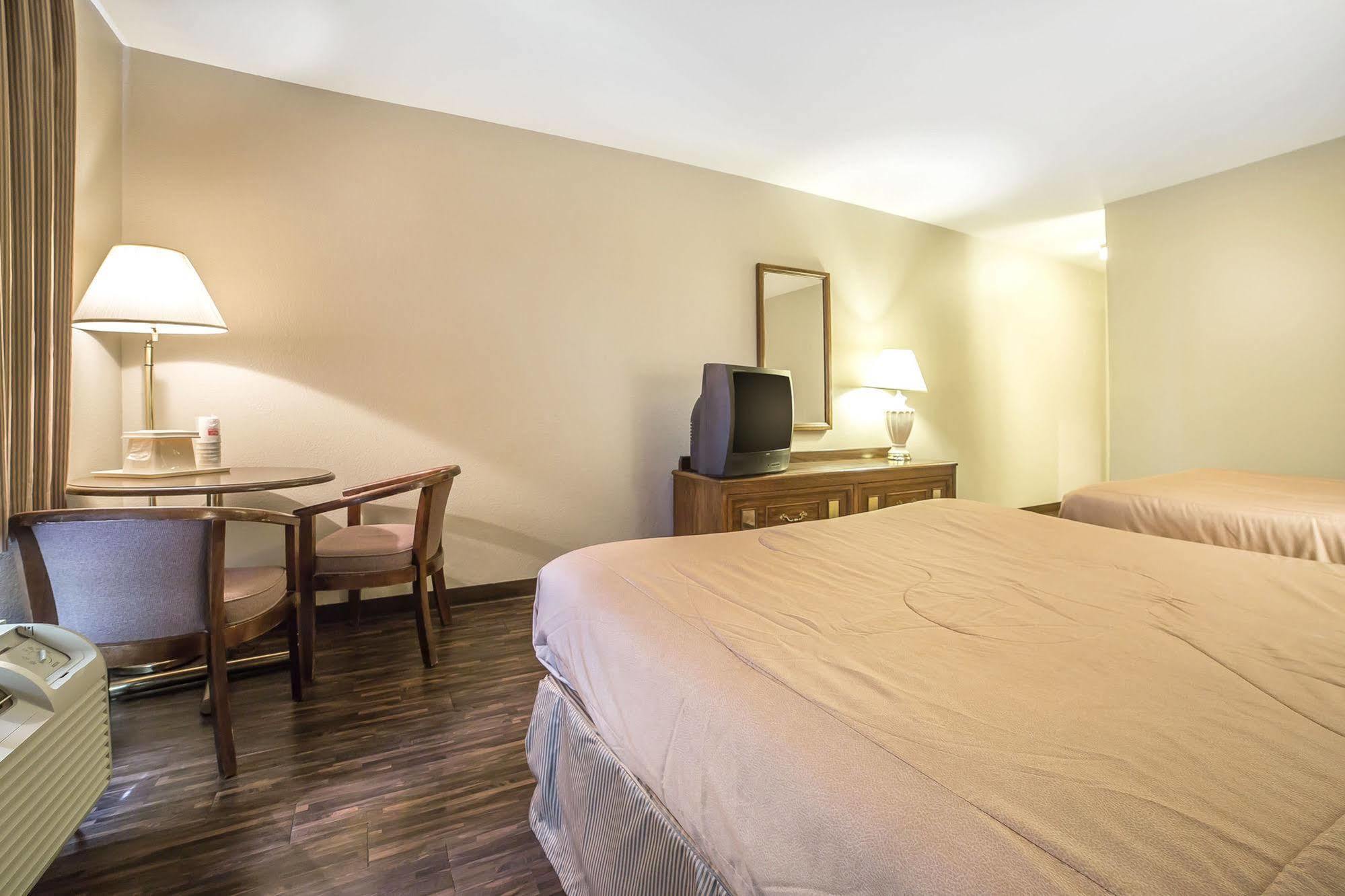 Econo Lodge Inn & Suites Sandy Esterno foto